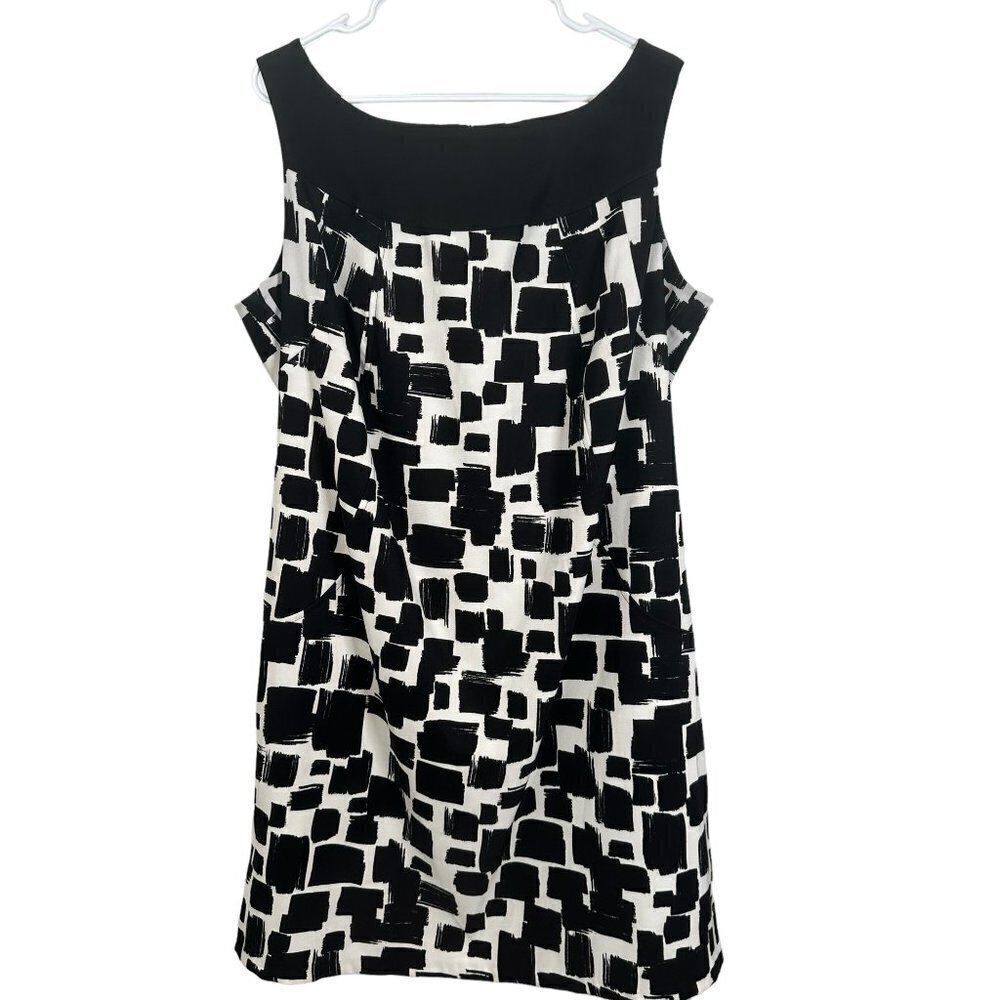 Dressbarn Women 16W Black White Geometric‎ Brushstroke Shift Dress Sleeveless